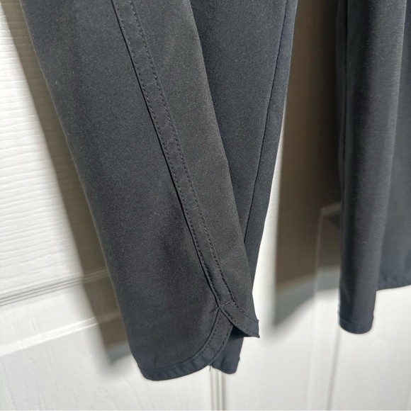 T by Talbots Black Capri Pants Relaxed Fit - Picture 7 of 12